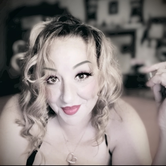 Meet your Posher, Gabrielle - Picture 2 of 4